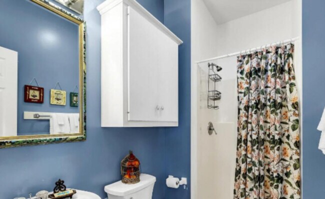 Building Photo - 1412 W Beach Blvd