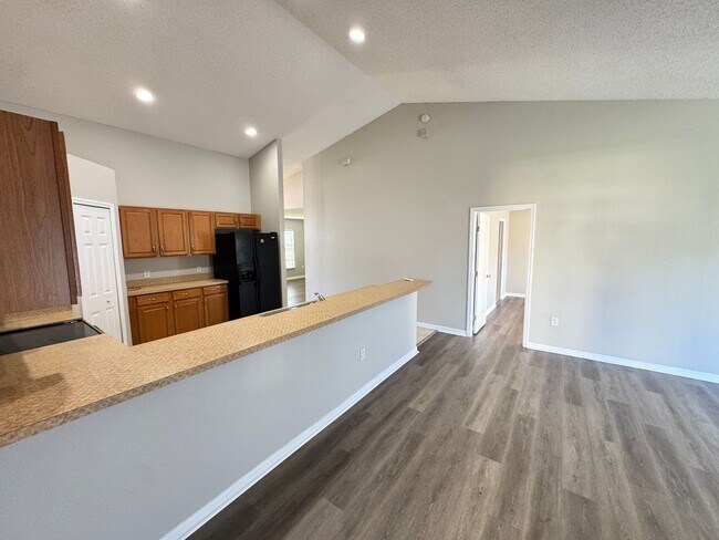 Building Photo - Split Floor plan 3/2 in Poinciana