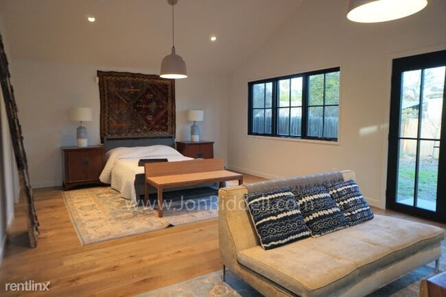 Building Photo - 4 br, 3 bath House - 428 S Padre Juan Ave