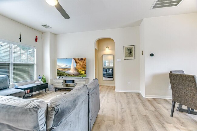 Building Photo - 2913 Saville Loop