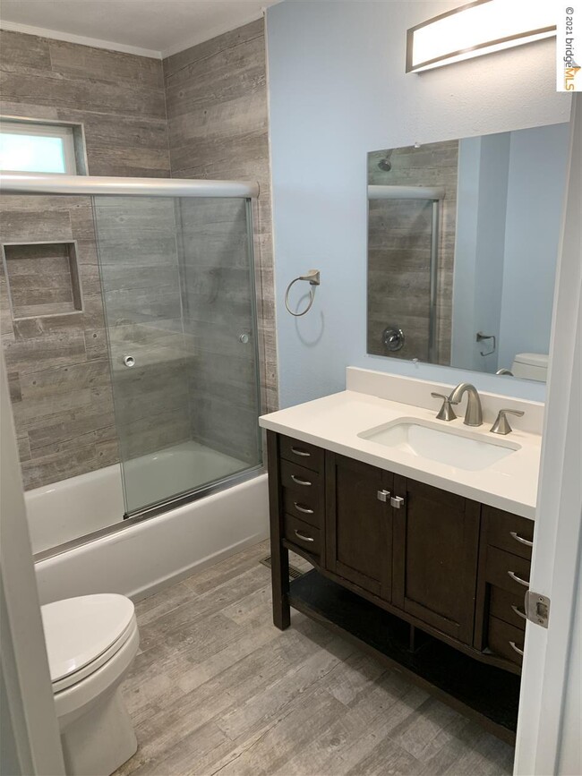 Building Photo - 1801 Sereno Dr