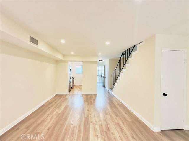 Building Photo - 525 E Verdugo Ave