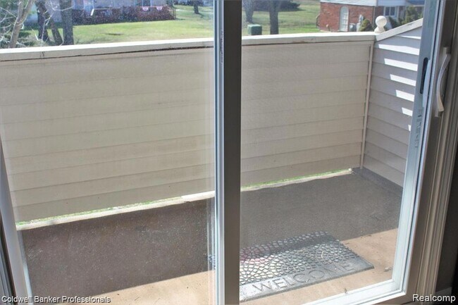 Building Photo - 2025 E Franklin Dr