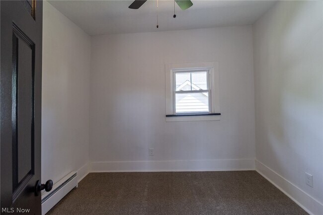 Building Photo - 8210 Maple Ave