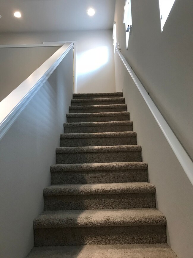 Building Photo - BRAND NEW HOME! Within 5 Minutes of Three ...