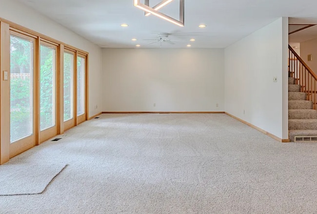 Building Photo - Beautiful 4 Bedroom / 3 Bath Home in the Heart of Manhattan, KS – Large Yard & Close to Campus