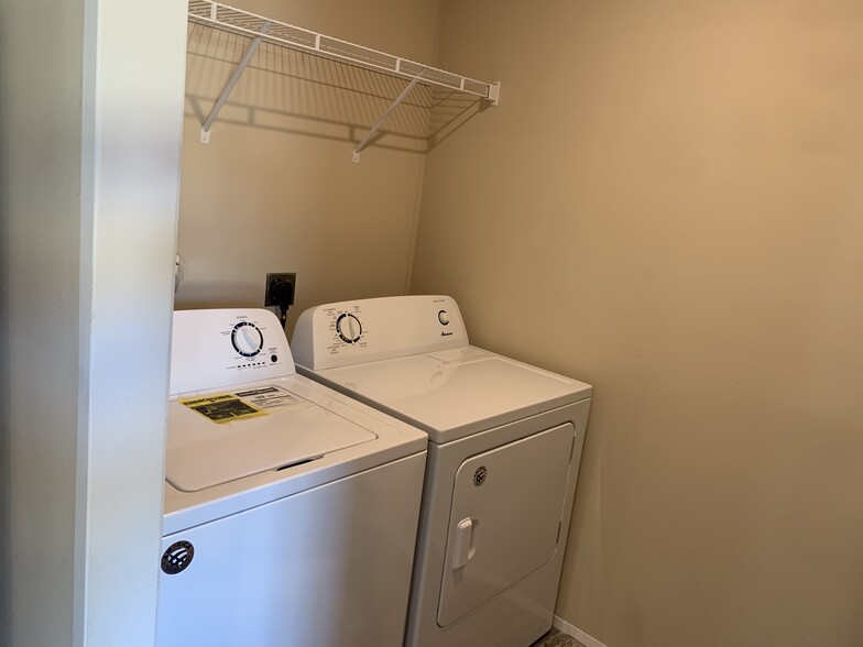 Washer & Dryer Always Included - 4816 US-441