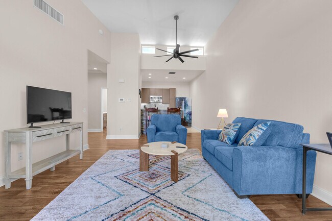 Building Photo - 3657 Quiet Side St