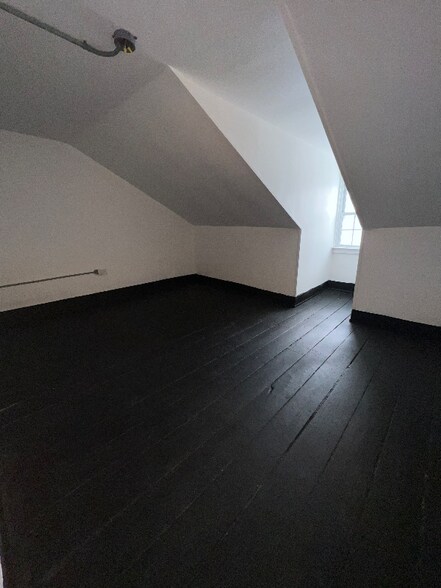 Building Photo - 37 Harmony St