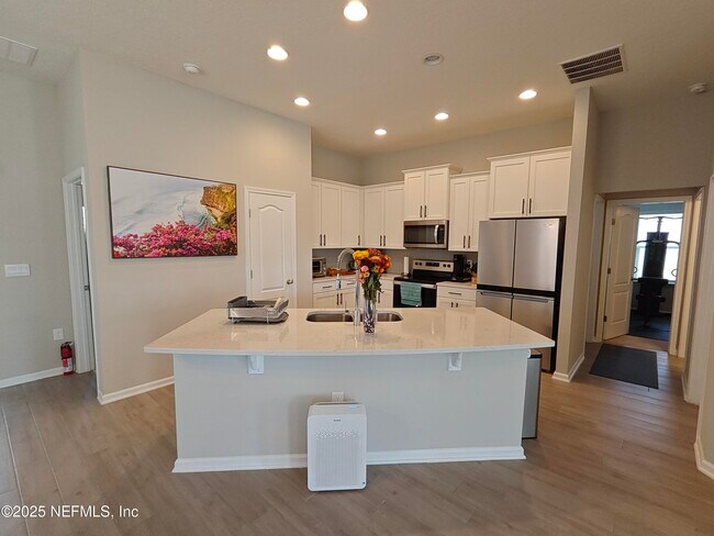 Building Photo - 70481 Winding River Dr