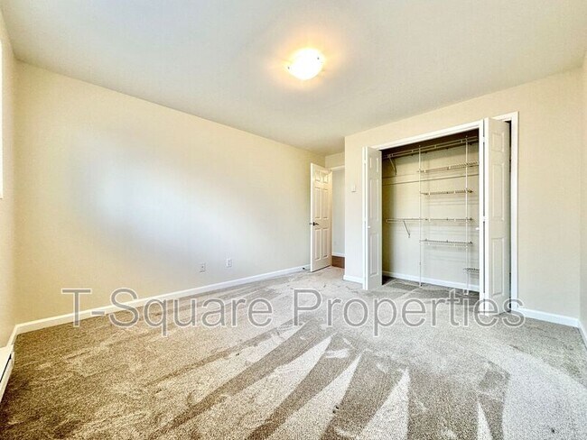 Building Photo - 325 5th Ave S