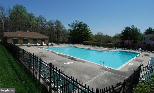 Building Photo - 12541 Laurel Grove Pl