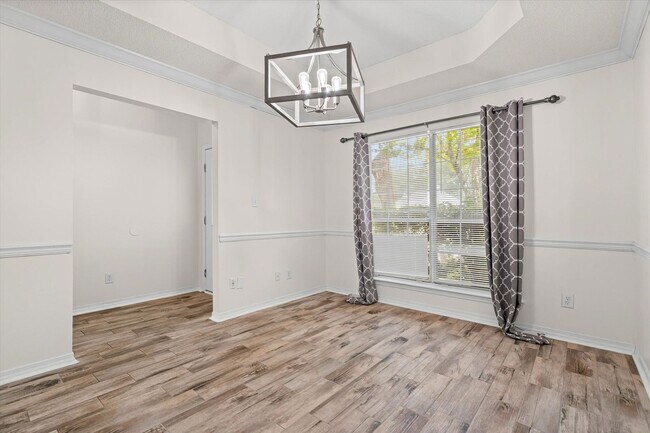 Building Photo - Four Bedroom in West Mobile