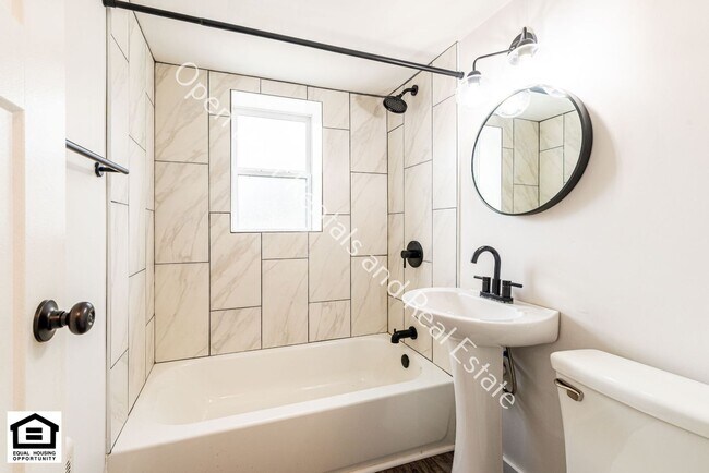 Building Photo - 1823 Griswold Dr