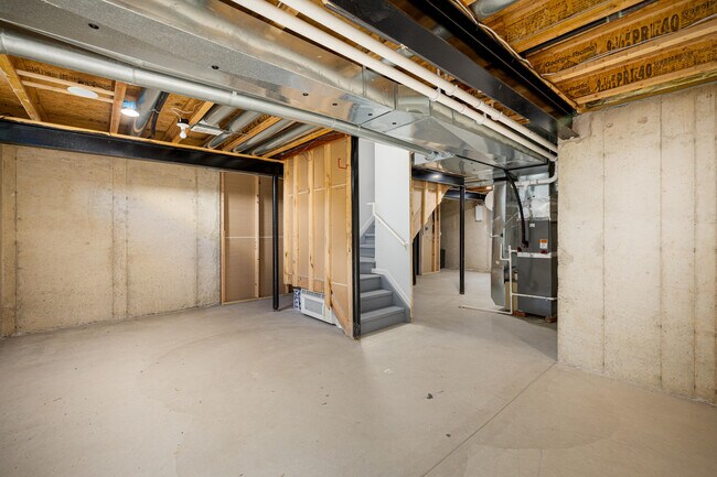 Building Photo - 8312 N Warwick Ct