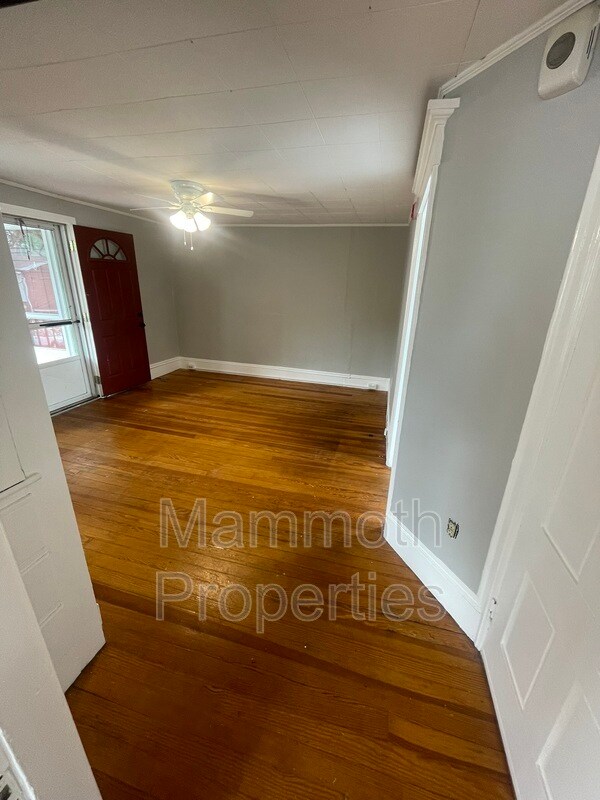 Primary Photo - 320 Lowell St