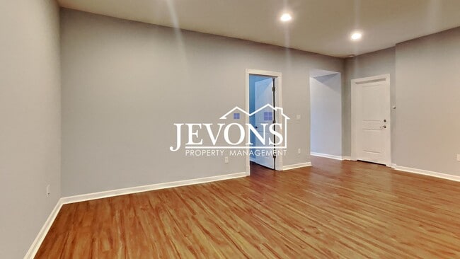 Building Photo - Discover this charming ADU near Golden Gardens Park and entertainment!