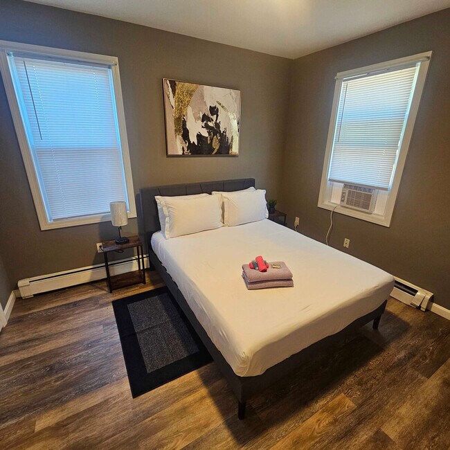 Building Photo - 30 Maynard St