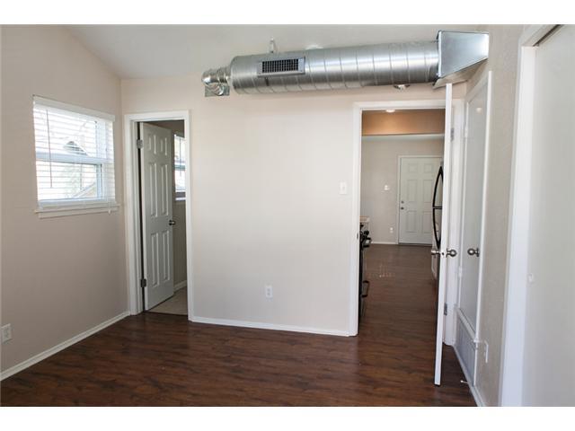 Building Photo - 1106 W 22nd St