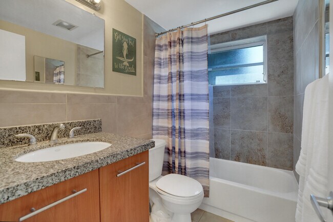 Building Photo - 3212 NE 9th St