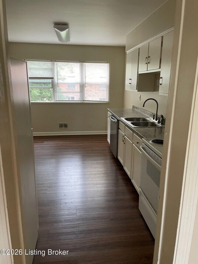 Building Photo - 4225 Norbourne Blvd