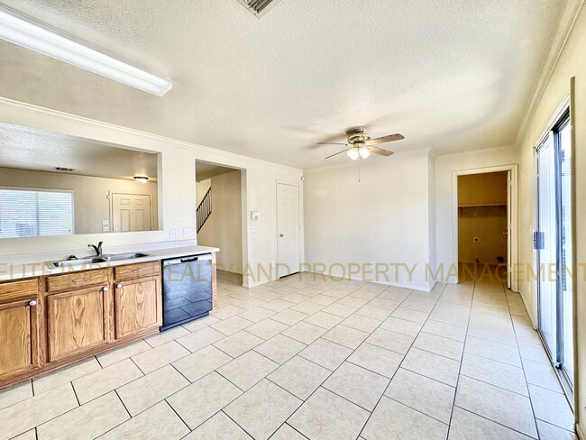 Building Photo - 2324 S Mcconnell Dr