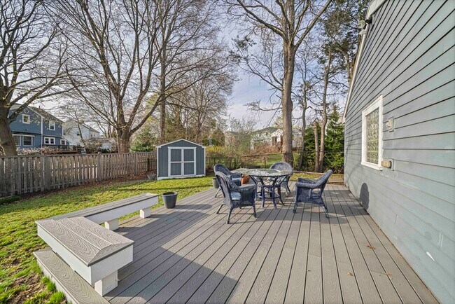 Building Photo - 66 Roosevelt Rd