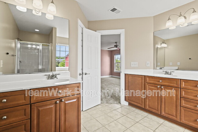 Building Photo - 9034 Parlor Dr