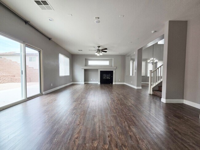Building Photo - Spacious 3 Bed + Loft & Den with Soaring Ceilings
