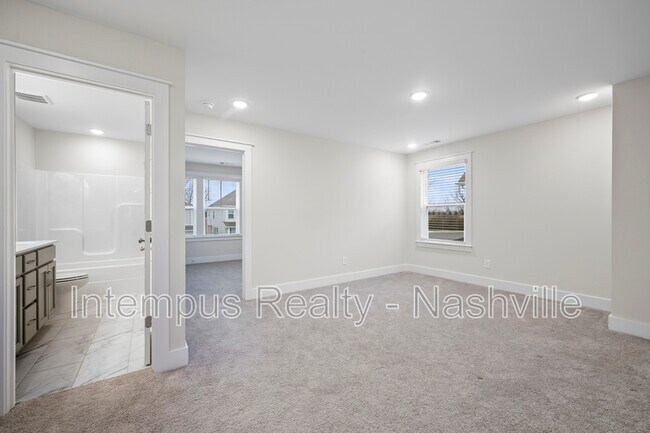 Building Photo - 704 Conifer Dr