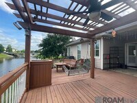 Building Photo - 2121 Rockybrook Dr