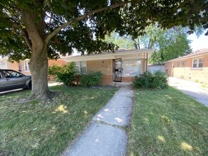 Building Photo - 444 Luella Ave
