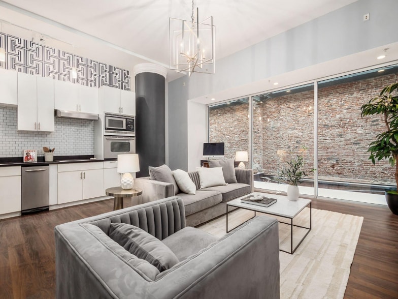 Building Photo - 106 N High St