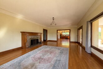 Building Photo - Spacious Somis Country Estate – 4+3 4,000 Sq. Ft. of Timeless Charm