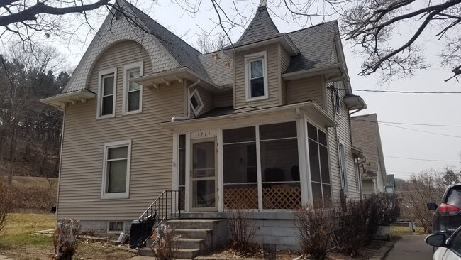 Building Photo - 1721 7th St