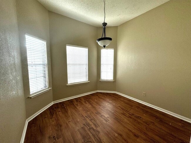 Building Photo - 117 Quail Cove