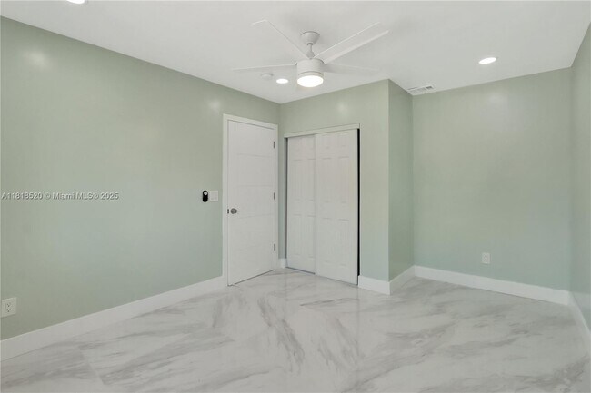 Building Photo - 10370 SW 174th Terrace