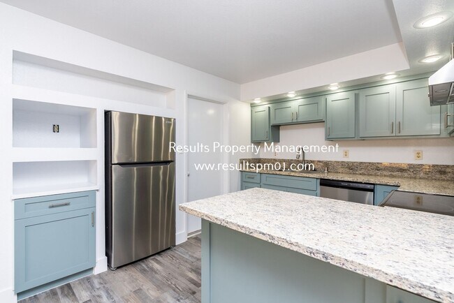 Building Photo - 7867 Mariposa Ave