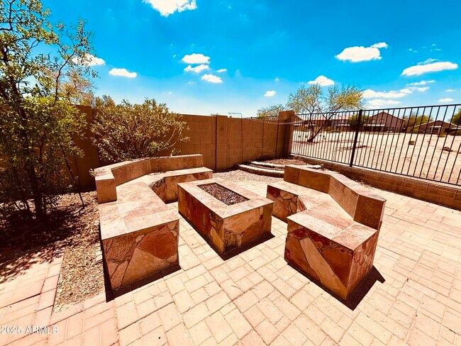 Building Photo - 29152 N Red Finch Dr