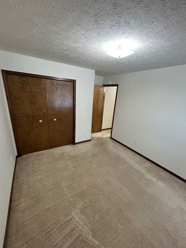 Building Photo - 254 Church St Ct