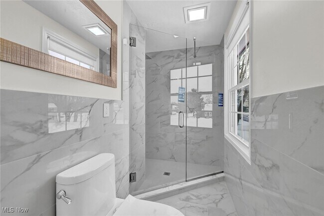 Building Photo - 5601 Sunset Dr