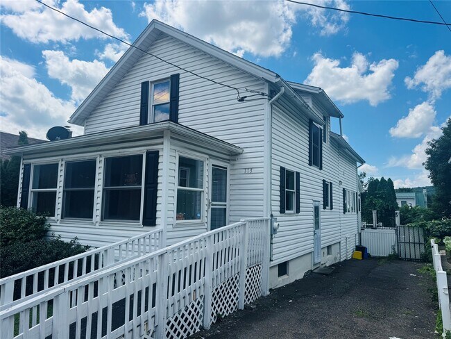 Building Photo - 113 Hayes Ave