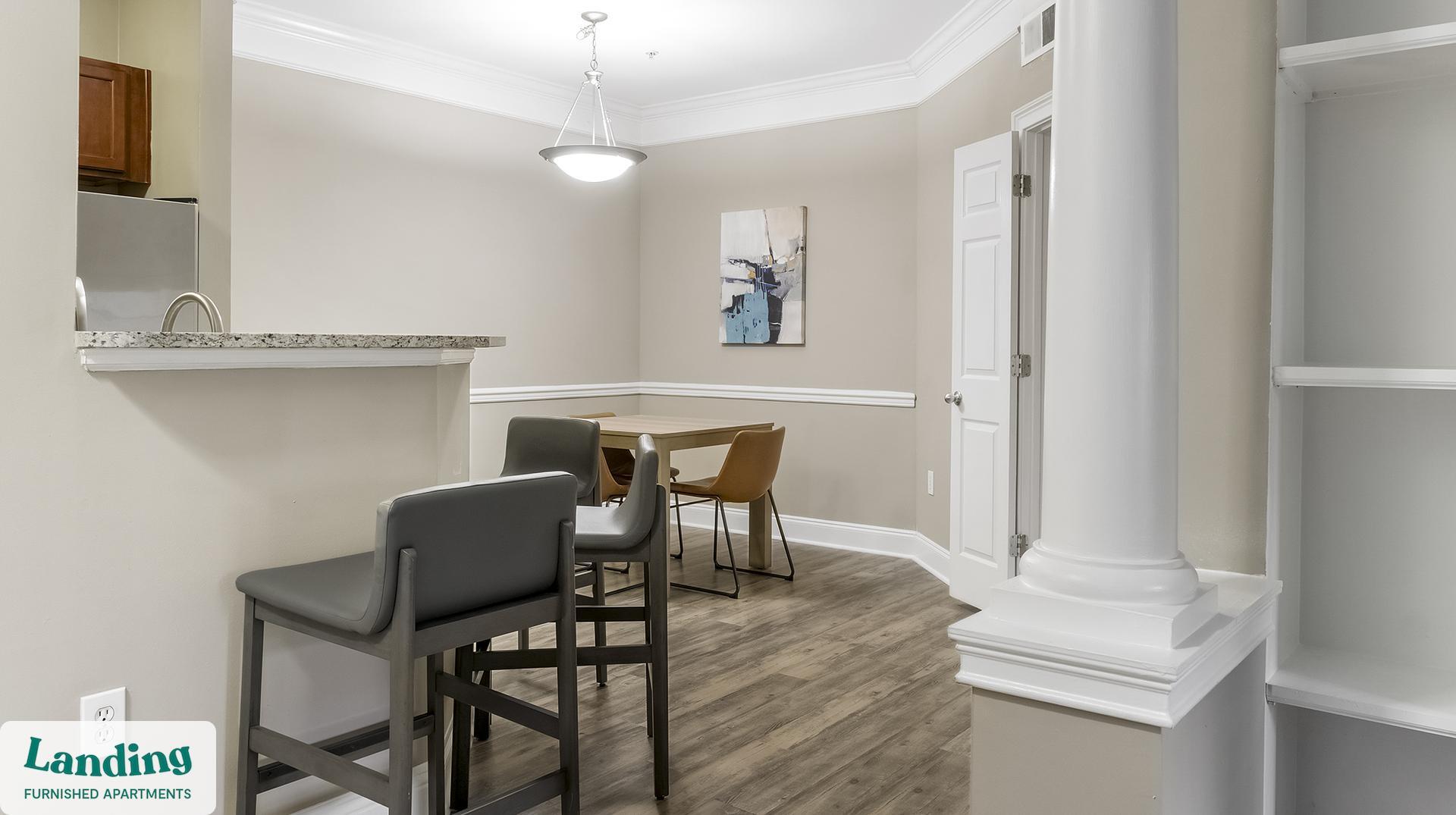 Building Photo - 925 Canterbury Rd NE