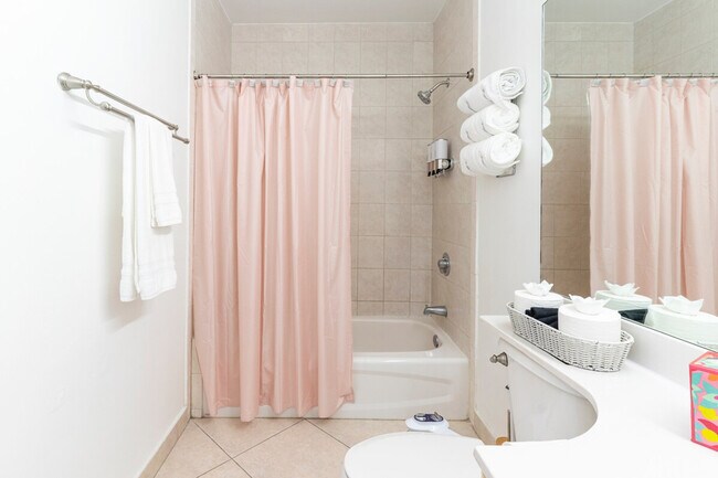 Building Photo - 2280 SW 32nd Ave