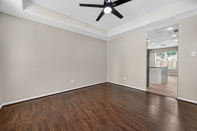 Building Photo - 11603 Oak Lake Park Dr