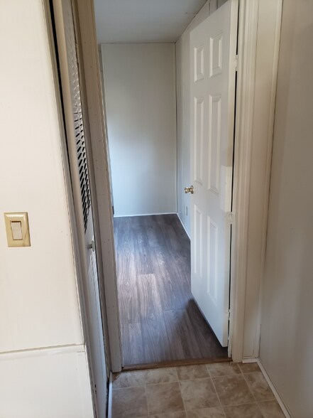 Building Photo - 4018 Chestnut Woods Dr