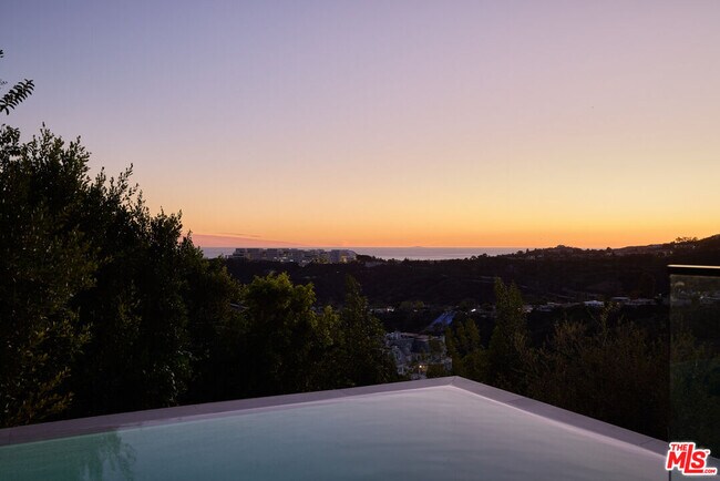 Building Photo - 1149 Linda Flora Dr