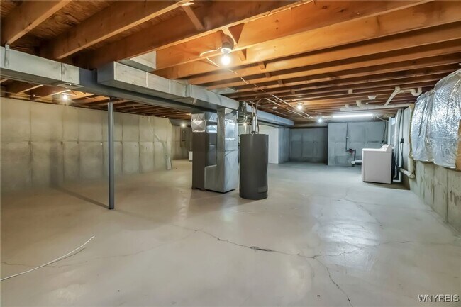 Building Photo - 16 Hubbardston Pl