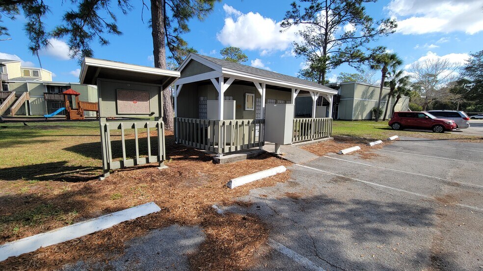 Building Photo - 261 Scottsdale Sq