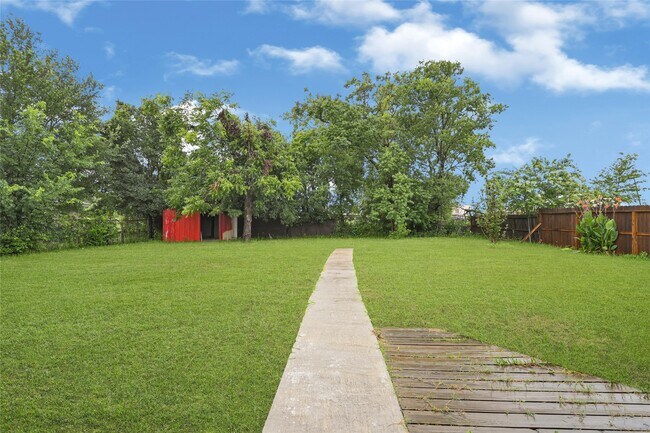 Building Photo - 1407 Avenue I